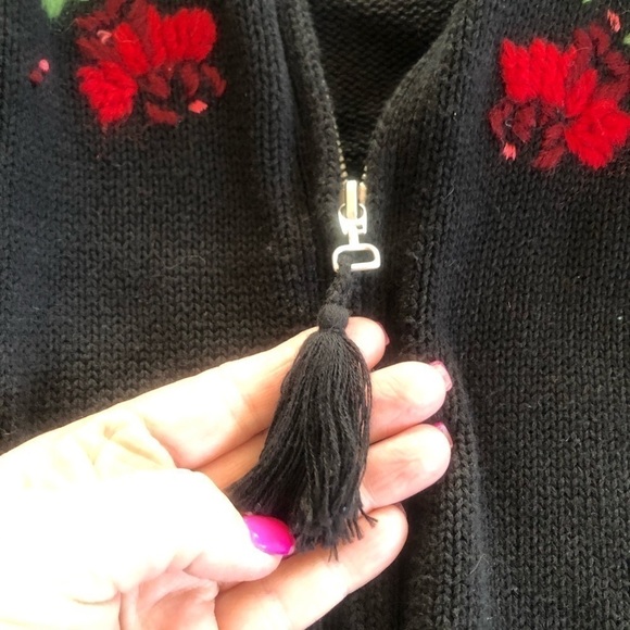 Vtg Black Floral Embroidered Christmas Cardigan - Picture 6 of 7